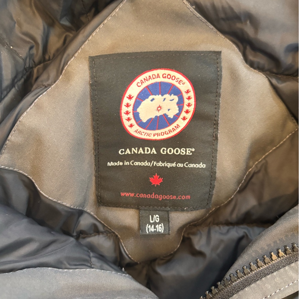 Canada Goose Youth Britannia Parka in dark gray size Large 14-16 - Picture 7 of 11